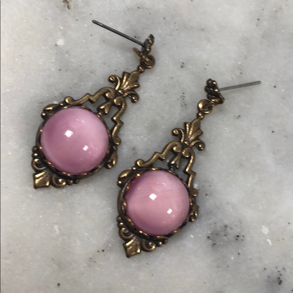 Vintage Designer Pink Cabochon/Ant.Gold Earrings-Boutique - Picture 1 of 5